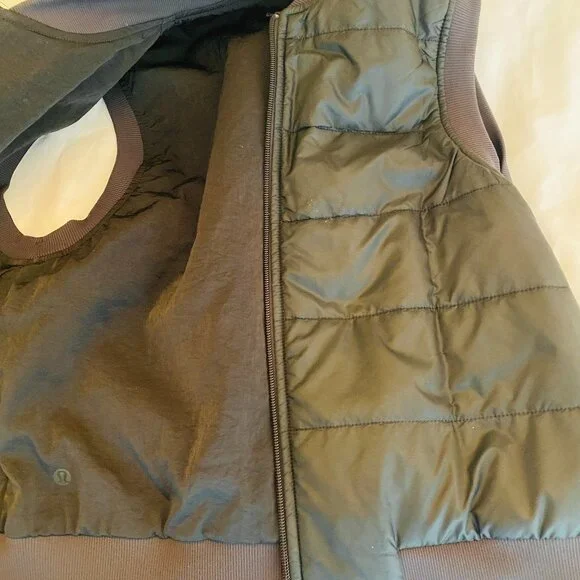 Lululemon Small Black Reversible Vest - Picture 4 of 7